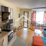 Дава се под наем Тристаен апартамент в Варна, Окръжна болница - 80 кв.м за 612 € - Снимка #1