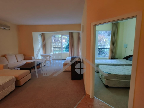 Двустаен апартамент в к.к. Златни пясъци - 91 кв.м за 513 €/кв.м - Снимка #1