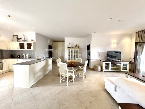 Тристаен апартамент в Каварна - 161 кв.м за 941 €/кв.м - Снимка #1