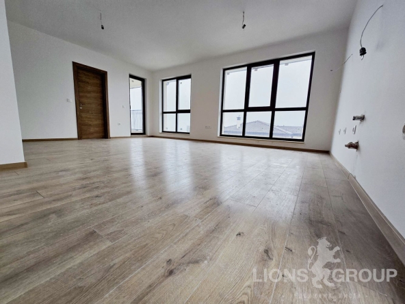 Тристаен апартамент в Варна, Бриз - 108 кв.м за 1322 €/кв.м - Снимка #1