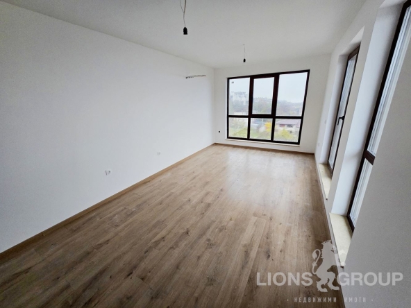 Тристаен апартамент в Варна, Бриз - 111 кв.м за 1379 €/кв.м - Снимка #1