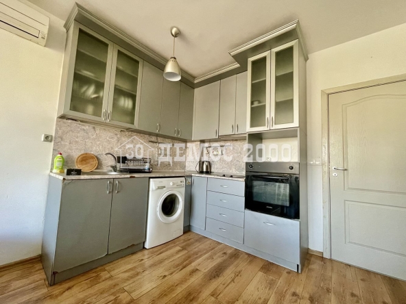 Дава се под наем Двустаен апартамент в к.к. Св.Св. Константин и Елена - 60 кв.м за 398.82 € - Снимка #1