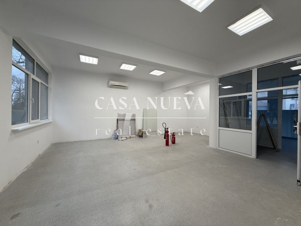 Дава се под наем Офис в Перник, Център - 97 кв.м за 967.47 € - Снимка #1