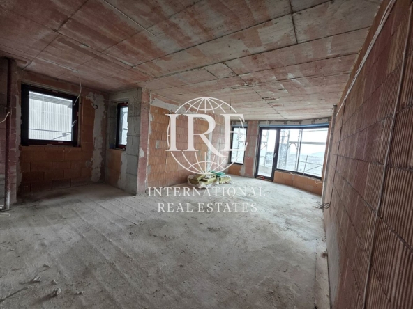 Тристаен апартамент в Варна, Чайка - 110 кв.м за 1529 €/кв.м - Снимка #1