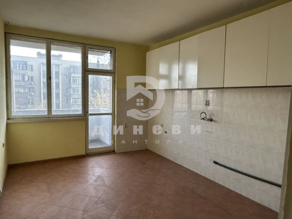Тристаен апартамент в Стара Загора, Център - 63 кв.м за 972 €/кв.м - Снимка #1