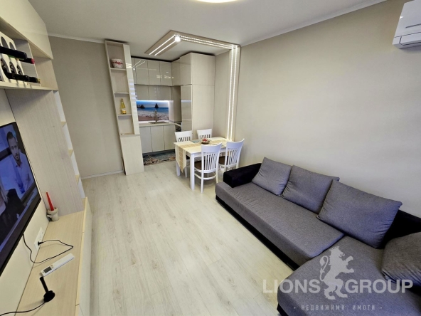 Двустаен апартамент в Варна, Победа - 65 кв.м за 1491 €/кв.м - Снимка #1