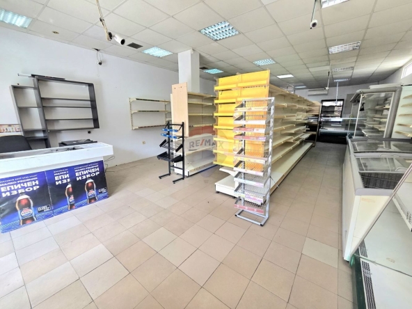 Дава се под наем Магазин в Варна, Цветен квартал - 160 кв.м за 498.27 € - Снимка #1