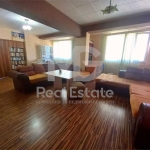 Тристаен апартамент в Пазарджик, Идеален център - 135 кв.м за 623 €/кв.м - Снимка #1