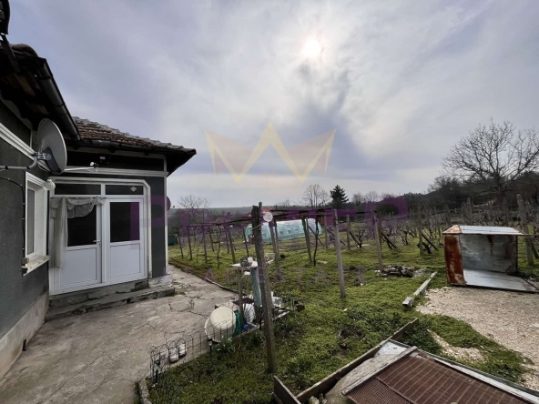 Къща в с. Житен, Област Добрич - 76 кв.м за 302 €/кв.м - Снимка #1