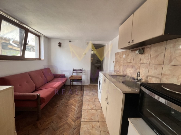 Дава се под наем Къща в Варна, Христо Ботев - 35 кв.м за 199.41 € - Снимка #1