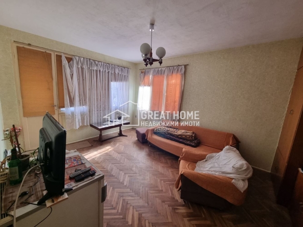 Четиристаен апартамент в Търговище, Център - 107 кв.м за 560 €/кв.м - Снимка #1