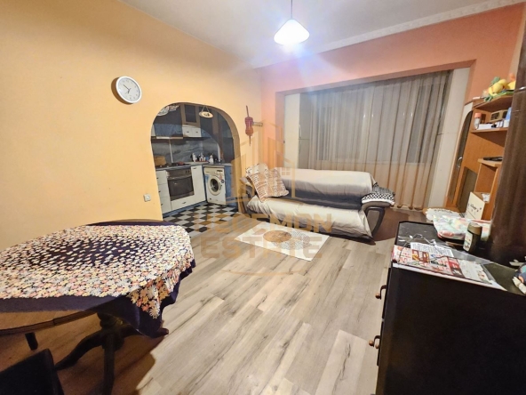 Тристаен апартамент в Варна, Гръцка махала - 100 кв.м за 2040 €/кв.м - Снимка #1
