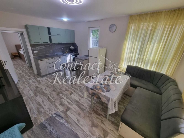 Дава се под наем Двустаен апартамент в Варна, Колхозен пазар - 62 кв.м за 448.8 € - Снимка #1