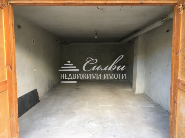 Гараж / Паркомясто в Шумен, Военно училище - 24 кв.м за 808 €/кв.м - Снимка #1