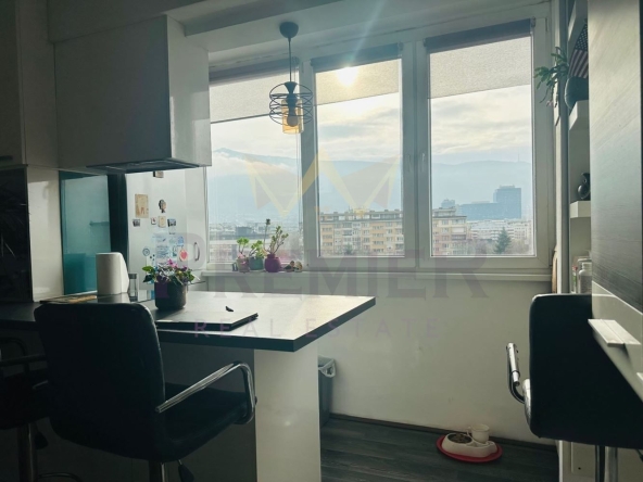 Тристаен апартамент в София, Гоце Делчев - 79 кв.м за 1737 €/кв.м - Снимка #1