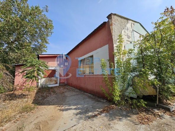 Промишлена сграда в с. Морава, Област Велико Търново - 486 кв.м за 100 €/кв.м - Снимка #1