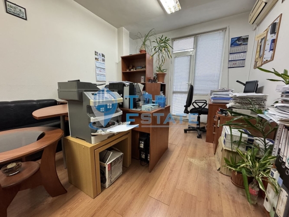 Офис в Велико Търново, Център - 22 кв.м за 800 €/кв.м - Снимка #1