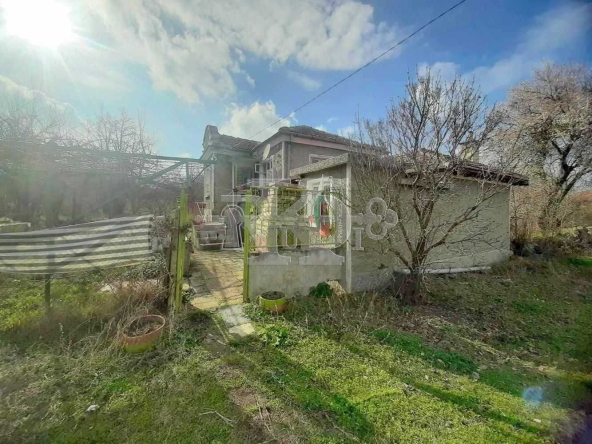 Къща в с. Владимирово, Област Добрич - 110 кв.м за 218 €/кв.м - Снимка #1