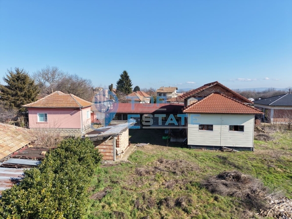 Къща в Долна Оряховица - 410 кв.м за 218 €/кв.м - Снимка #1