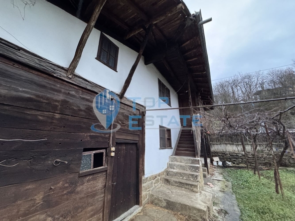 Къща в Елена - 260 кв.м за 261 €/кв.м - Снимка #1