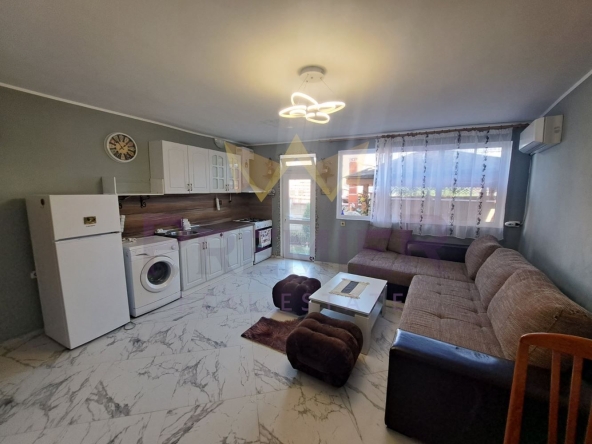 Дава се под наем Етаж от къща в Варна, Аспарухово - 60 кв.м за 398.82 € - Снимка #1