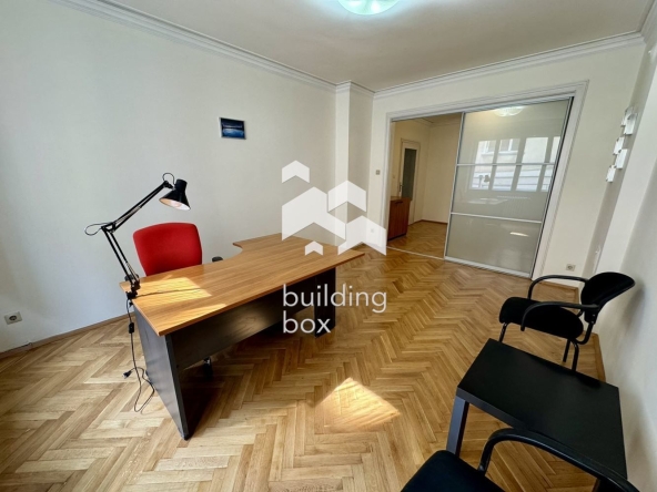 Дава се под наем Офис в София, Център - 55 кв.м за 548.25 € - Снимка #1
