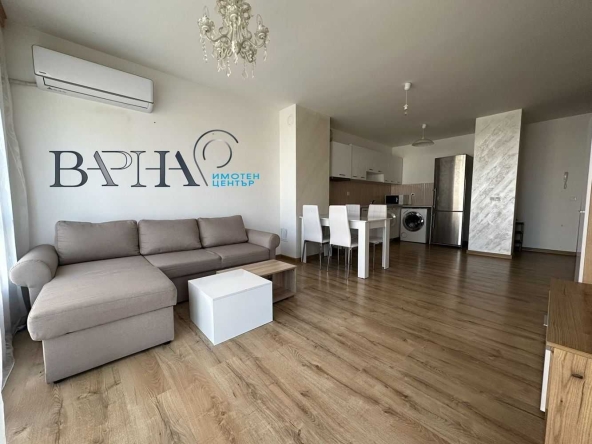 Дава се под наем Двустаен апартамент в Варна, Център - 75 кв.м за 398.82 € - Снимка #1