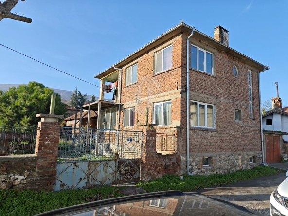 Къща в с. Брестник, Област Пловдив - 156 кв.м за 589 €/кв.м - Снимка #1