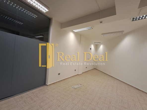 Дава се под наем Офис в София, Младост 1 - 39 кв.м за 219.3 € - Снимка #1