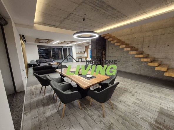 Къща в с. Марково, Област Пловдив - 365 кв.м за 1251 €/кв.м - Снимка #1