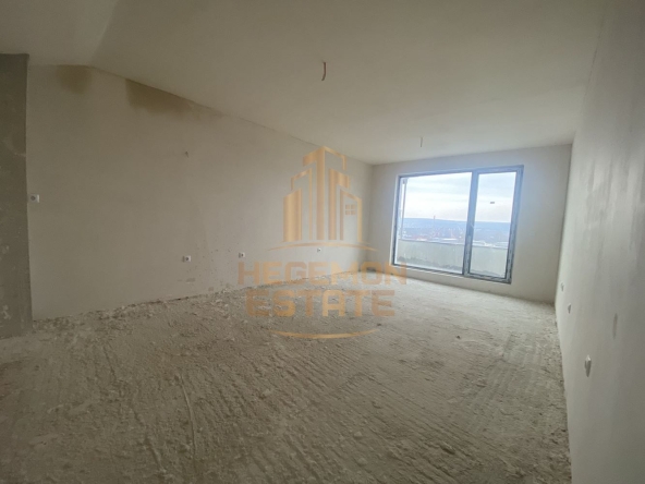 Тристаен апартамент в Варна, Погреби - 100 кв.м за 1500 €/кв.м - Снимка #1