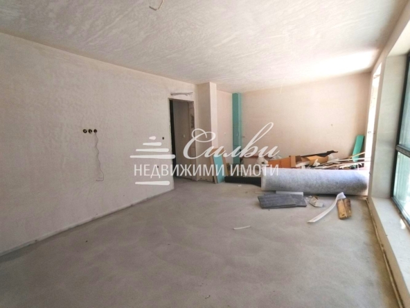 Двустаен апартамент в Шумен, 5-ти полк - 77 кв.м за 740 €/кв.м - Снимка #1