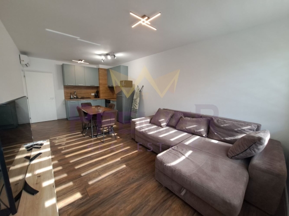 Дава се под наем Двустаен апартамент в Варна, Победа - 70 кв.м за 618.12 € - Снимка #1