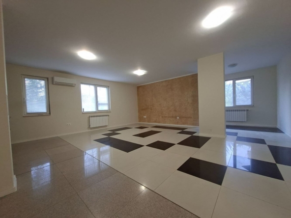 Дава се под наем Офис в София, Витоша - 120 кв.м за 927.18 € - Снимка #1