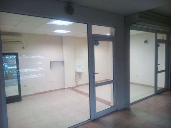 Дава се под наем Магазин в София, Люлин 3 - 20 кв.м за 787.95 € - Снимка #1