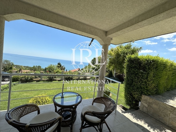 Къща в Балчик - 151 кв.м за 1142 €/кв.м - Снимка #1