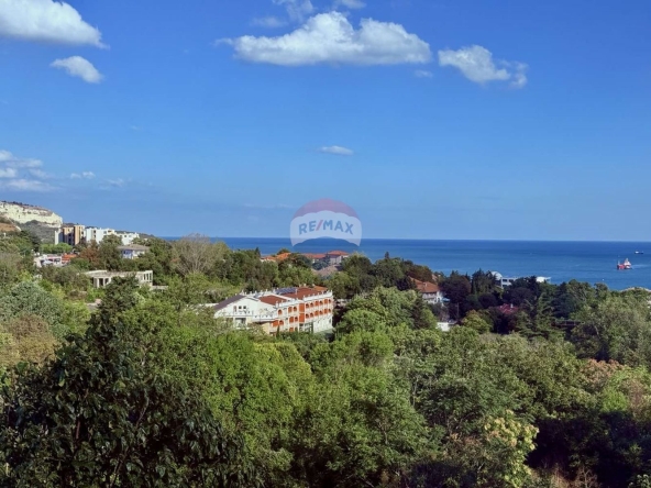 Тристаен апартамент в Балчик - 89 кв.м за 568 €/кв.м - Снимка #1