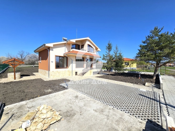 Къща в с. Полски извор, Област Бургас - 195 кв.м за 1100 €/кв.м - Снимка #1