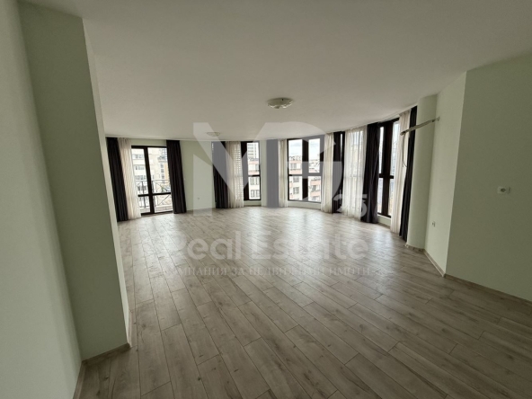 Многостаен апартамент в Пловдив, Кършияка - 194 кв.м за 920 €/кв.м - Снимка #1