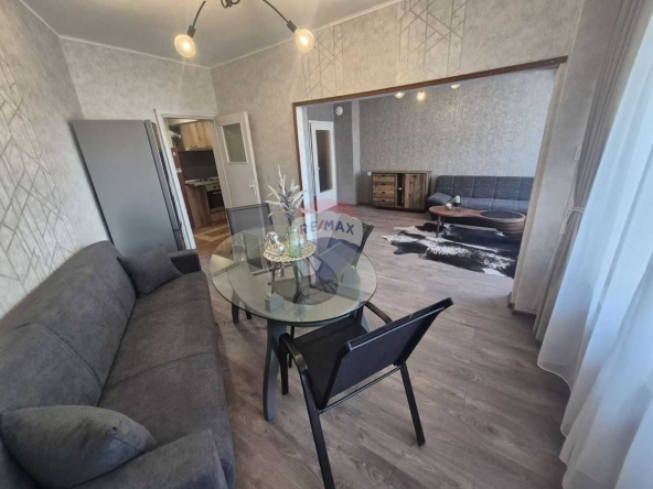 Дава се под наем Тристаен апартамент в Варна, Конфуто - 100 кв.м за 648.21 € - Снимка #1