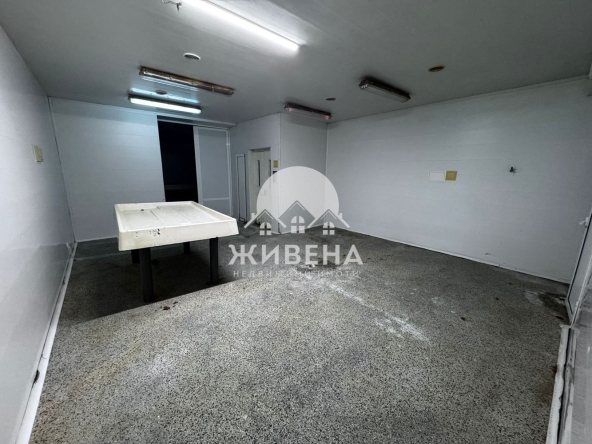 Промишлена сграда в Провадия - 2000 кв.м за 122 €/кв.м - Снимка #1
