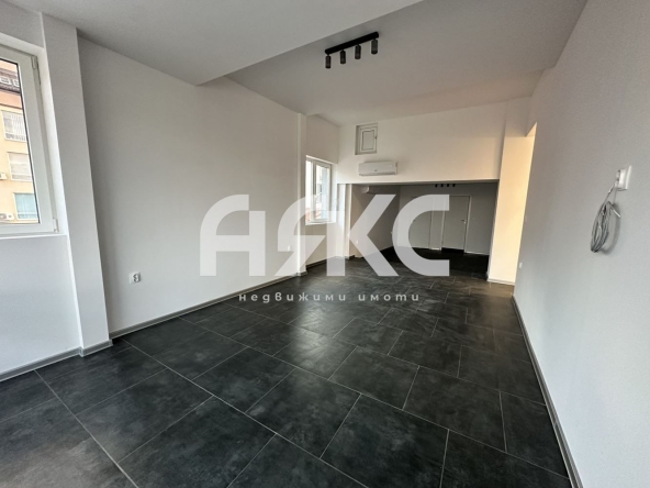 Дава се под наем Офис в София, Център - 110 кв.м за 997.05 € - Снимка #1