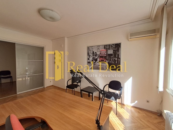 Дава се под наем Офис в София, Център - 50 кв.м за 598.23 € - Снимка #1