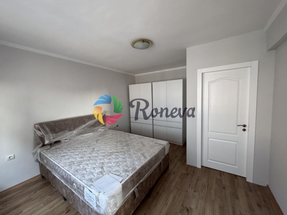 Дава се под наем Тристаен апартамент в Варна, Център - 100 кв.м за 698.19 € - Снимка #1