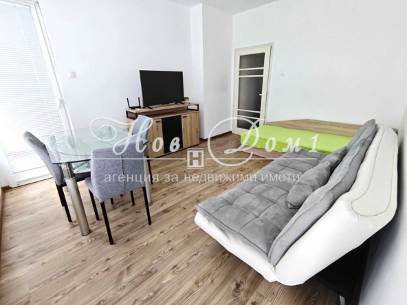 Дава се под наем Двустаен апартамент в Варна, Център - 69 кв.м за 548.25 € - Снимка #1