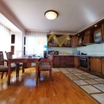 Дава се под наем Тристаен апартамент в Варна, Гръцка махала - 110 кв.м за 1000 € - Снимка #1