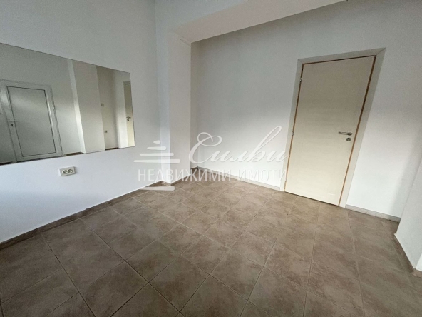 Дава се под наем Офис в Шумен, Гривица - 15 кв.м за 102 € - Снимка #1