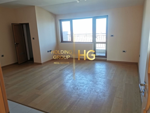 Тристаен апартамент в Варна, Галата - 158 кв.м за 717 €/кв.м - Снимка #1
