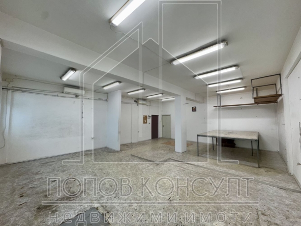 Дава се под наем Промишлена сграда в Пловдив, Тракия - 114 кв.м за 568.14 € - Снимка #1