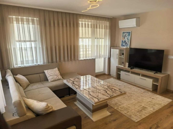 Дава се под наем Двустаен апартамент в София, Надежда 4 - 71 кв.м за 697.17 € - Снимка #1